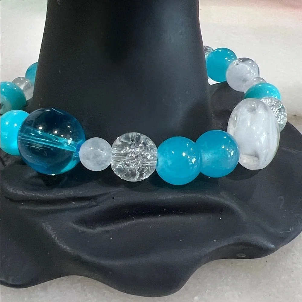 Chic Blues and Clear Quartz Beaded Bracelet